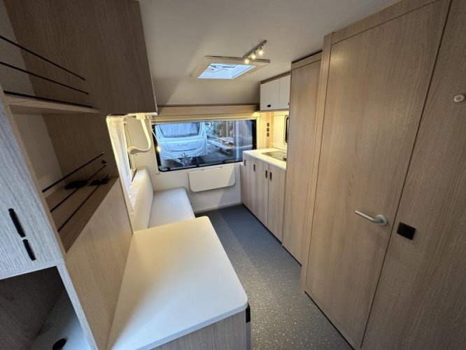 Adria Aviva 422 PY Lichtgewicht caravan  foto: 7