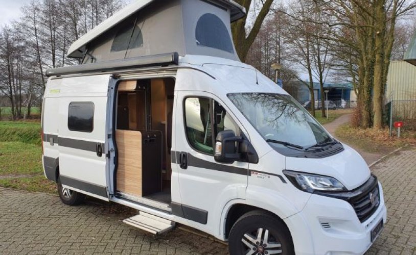 Hymer 4 pers. Rent a Hymer motorhome in Hoogeveen? From € 103 pd - Goboony photo: 0