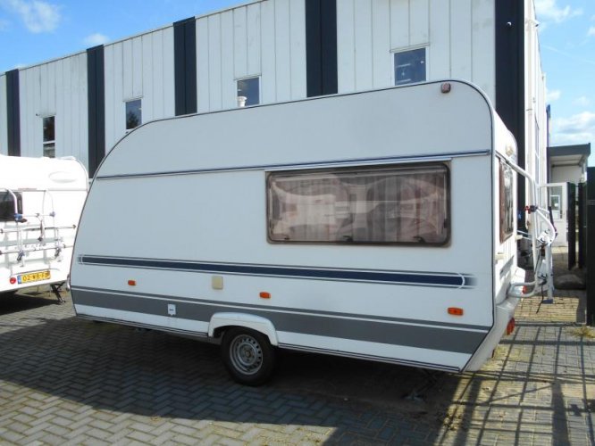 Beyerland Vitesse 400 DV Dwarsbed / Voortent. 