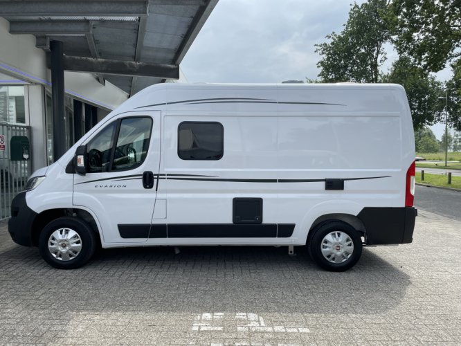 Adria FONT VENDOME RANDO VAN BREEDTEBED DUCATO 8 5.99M  foto: 17