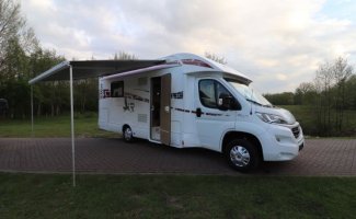 Rimor 4 pers. Want to rent a Rimor camper in Rijssen? From €92 per day - Goboony