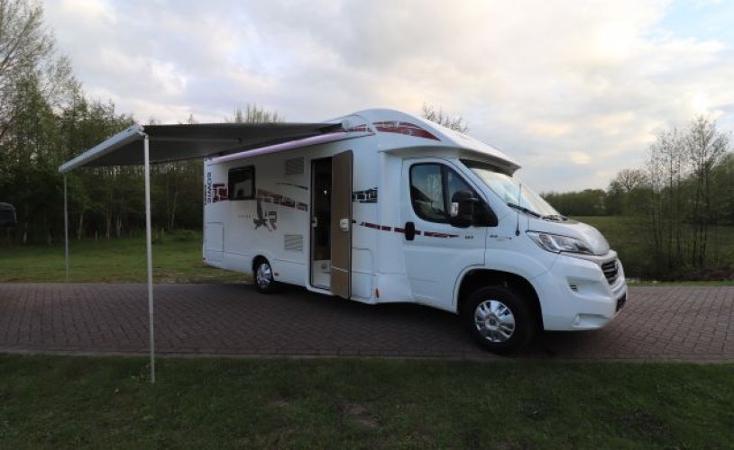 Rimor 4 pers. Want to rent a Rimor camper in Rijssen? From €92 per day - Goboony photo: 0