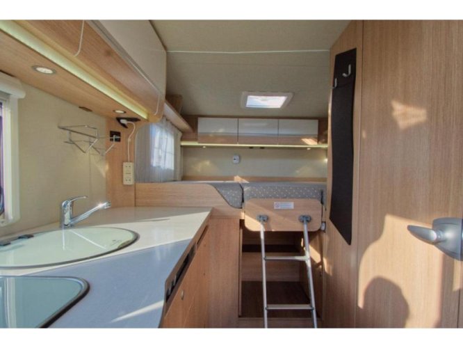 Sunlight T66 halfintegraal camper  foto: 16