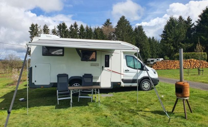 Roller Team 2 pers. Rent a Roller Team camper in Zaltbommel? From € 133 pd - Goboony
