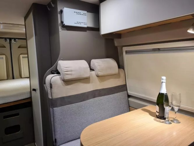 LMC Innovan 600 Dwarsbed / Nieuwstaa  foto: 14