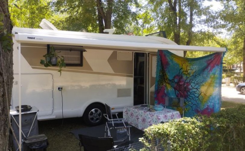 McLouis 4 pers. Want to rent a McLouis camper in Leiden? From €133 pd - Goboony photo: 1