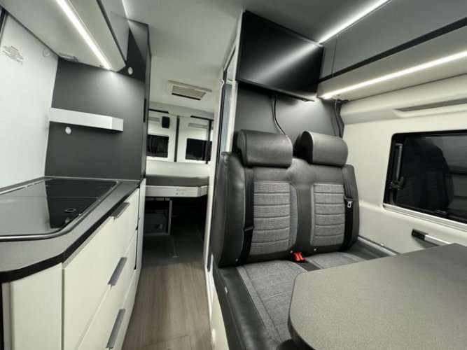 Adria Twin Supreme 640 SGX 9T Automaat- Elek Hefbed foto: 8