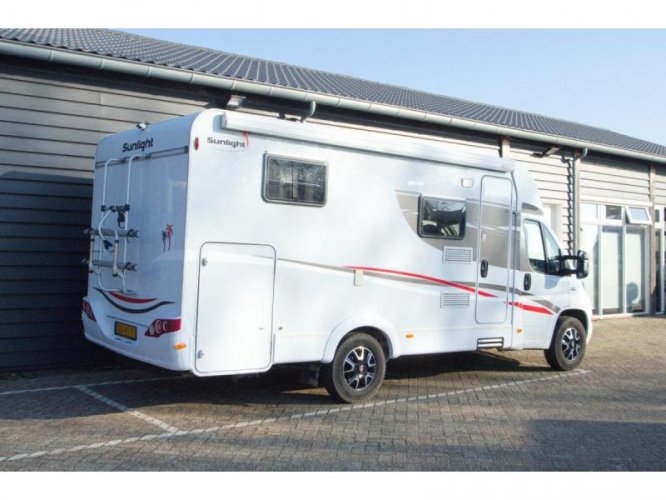 Sunlight T66 halfintegraal camper 