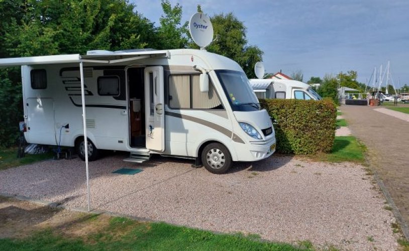 Hymer 4 pers. Rent a Hymer motorhome in Hoorn? From € 115 pd - Goboony photo: 0