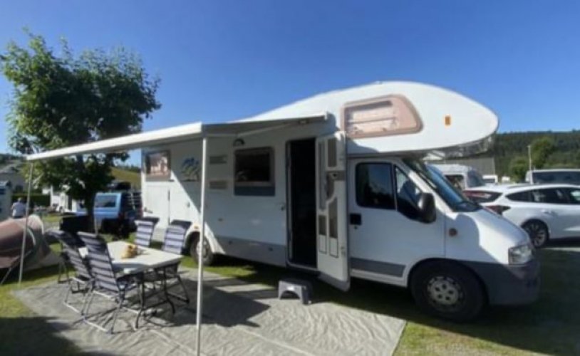 Knaus 6 pers. Vous souhaitez louer un camping-car Knaus à Westzaan ? A partir de 85 € par jour - Goboony photo : 0