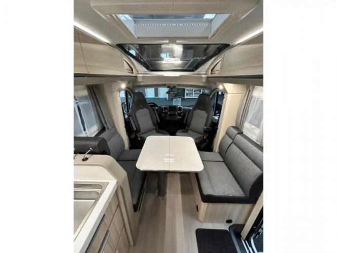 Adria Compact DL Gratis acc. twv € 5.500,-  foto: 8