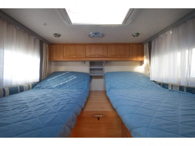 Adria Coral 660 SL halfintegraal camper  foto: 14