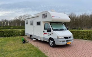 Adria Mobil 4 pers. Adria Mobil camper huren in Utrecht? Vanaf € 72 p.d. - Goboony