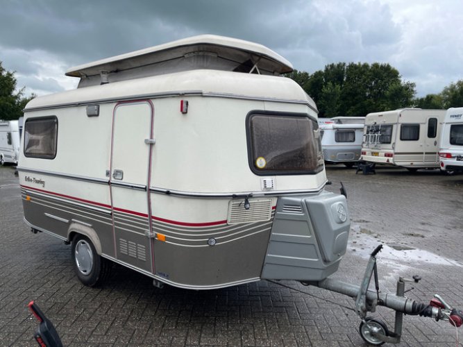 Eriba Touring Triton M RETRO TOEREN KINGSIZE BED RONDZIT hoofdfoto: 1