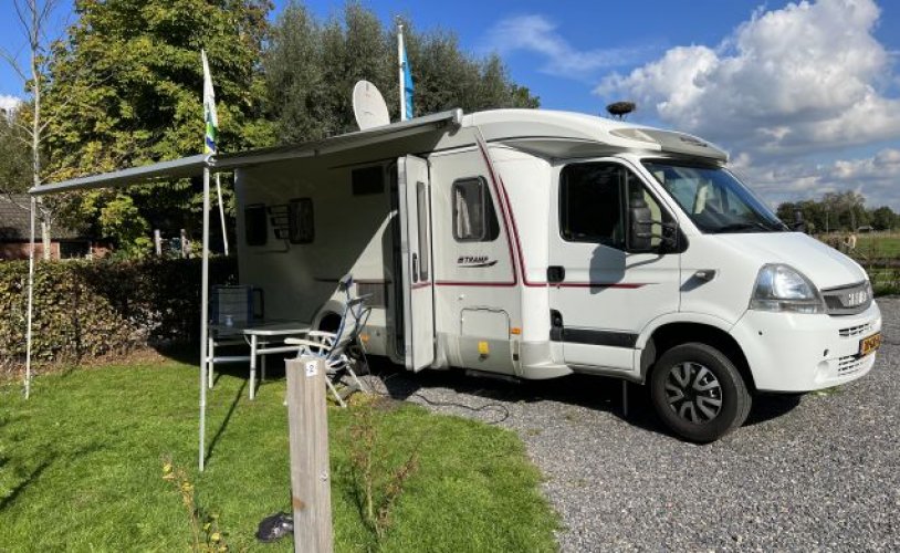 Hymer 3 pers. Rent a Hymer motorhome in The Hague? From € 93 pd - Goboony photo: 0