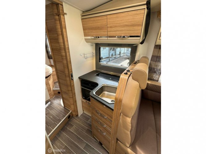 Adria Matrix 670SC Platinum Queensbed Hefbed 2X Airco Zonnepaneel foto: 10