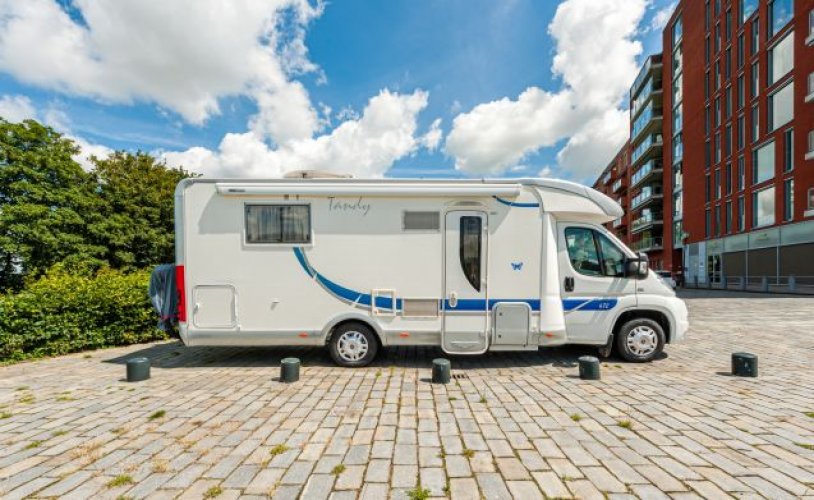 Autres 2 pers. Louer un camping-car Mc Louis à Dordrecht ? À partir de 115 € pj - Goboony photo : 1