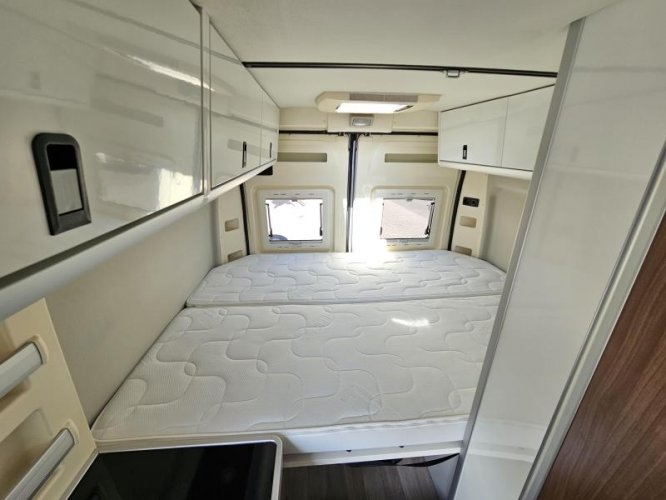 Westfalia Columbus 600 D vastbed/6-m/2015/uniek  foto: 9