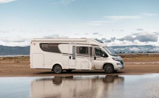 Carado 4 pers. Rent a Carado motorhome in Panningen? From € 125 pd - Goboony