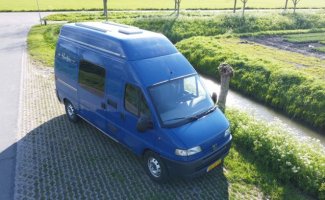 Peugeot 4 pers. Rent a Peugeot camper in Hauwert? From €65 per day - Goboony