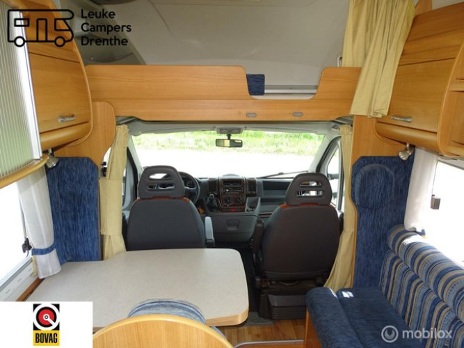 Chausson Welcome 18, unieke camper een xl alkoof en garage,top-indeling! foto: 10