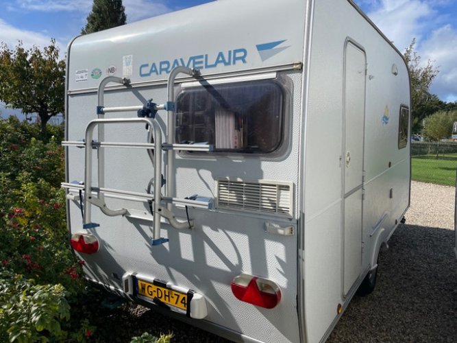 Caravelair 400 Antares Lichtgewicht 730 kg , voortent nette staat