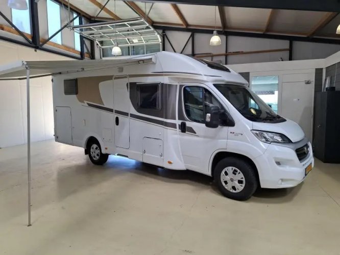 Hymer Carado 448 Enkele Bedden Hefbed  foto: 0