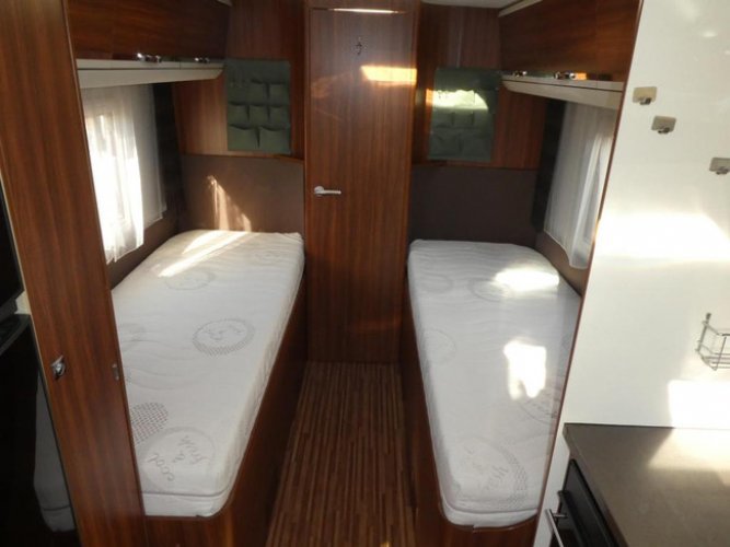 Adria Coral Supreme S 670 SLT LAGE BEDDEN!! foto: 8