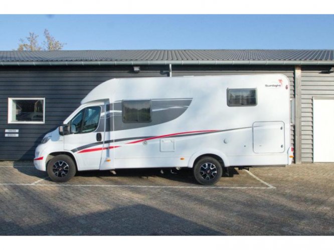 Sunlight T66 halfintegraal camper 