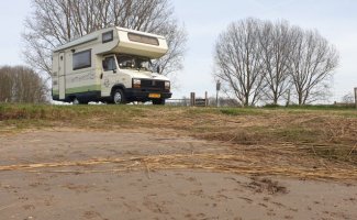 Peugeot 5 pers. Rent a Peugeot camper in Nieuwegein? From € 91 pd - Goboony