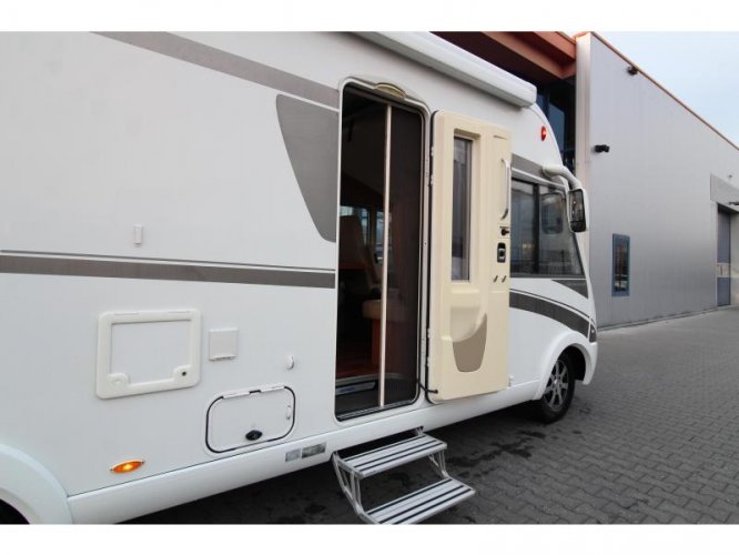 Hymer B674 SL Enkele bedden + Hefbed  foto: 8