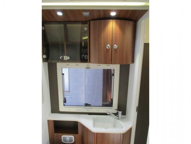 Adria Supreme 670 SLT Zeer luxe camper !  foto: 9