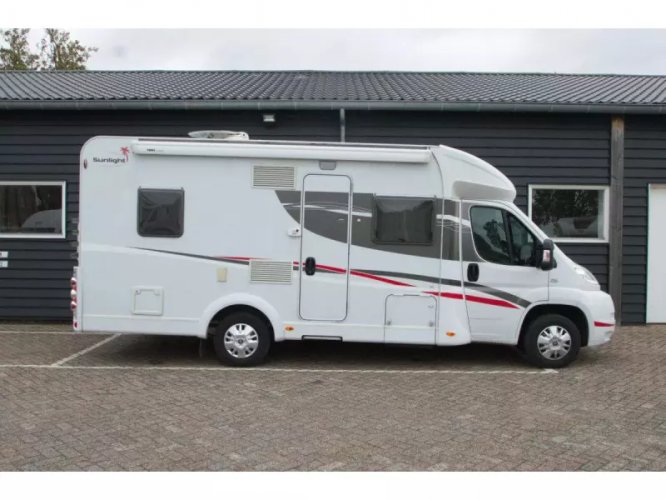 Sunlight T64 halfintegraal camper 