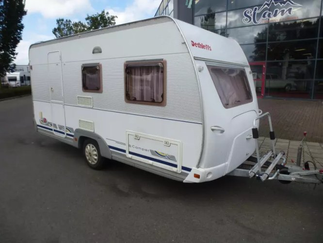 Dethleffs Camper 440 DB voortent en luifel 