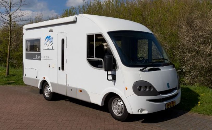 Knaus 4 pers. Rent a Knaus motorhome in Groningen? From €90 pd - Goboony photo: 0