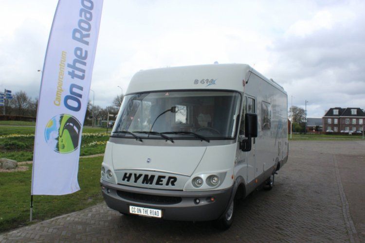 Hymer B 614 2.8 JTD 143 HP, Integral, Rear transverse bed, Lift-down bed, Large garage, Engine / Roof air conditioning, L-shaped seat, Flat floor, Bj.2005 Marum photo: 1