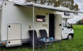 Elnagh 5 pers. Rent an Elnagh motorhome in Bladel? From € 82 pd - Goboony photo: 3