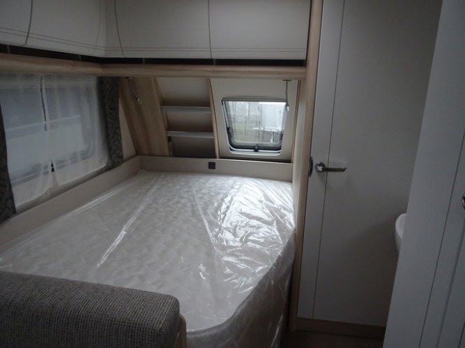 Hobby De Luxe 400 SFE CARAVAN DEALS