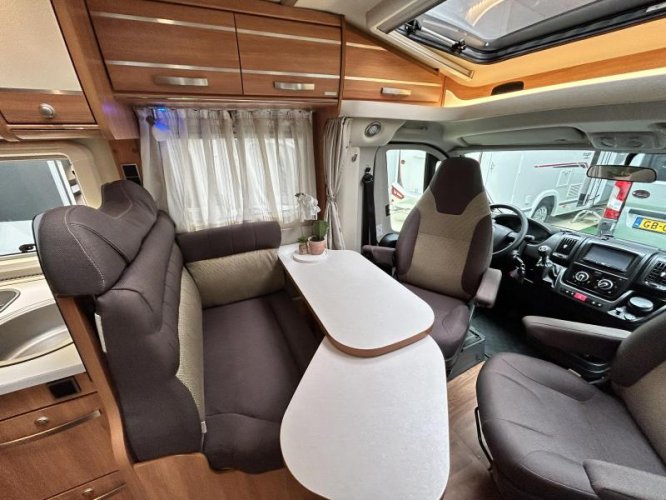 Hymer Exsis-T 598 queensbed/bar-zit/6.80m  foto: 14