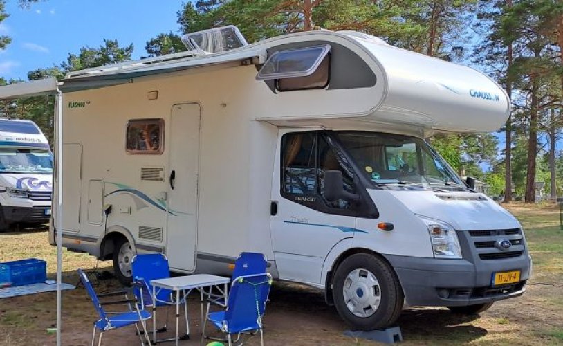 Chausson 6 pers. Rent a Chausson camper in Rhenen? From € 73 pd - Goboony photo: 0