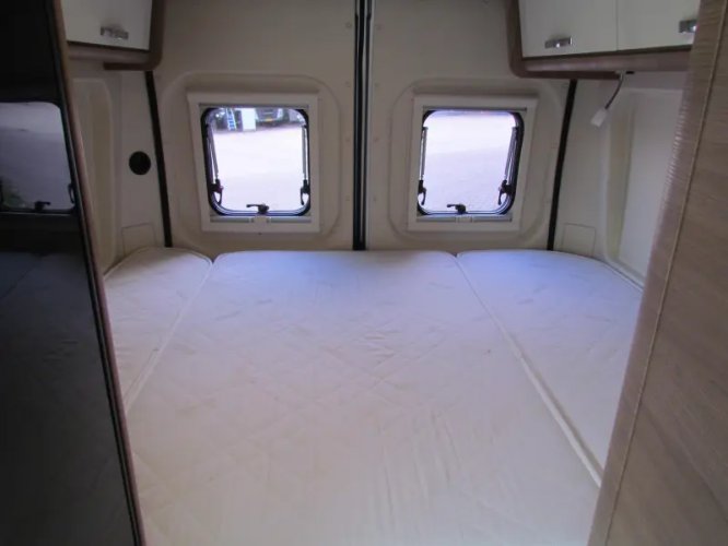 Karmann Davis 590 VIVA Dwarsbed 