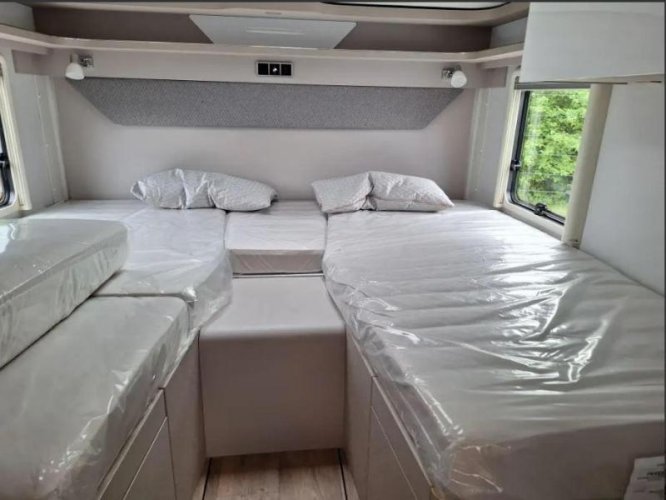 Hymer Tramp S 680 -2 APARTE BEDDEN-9G AUTOM  foto: 6