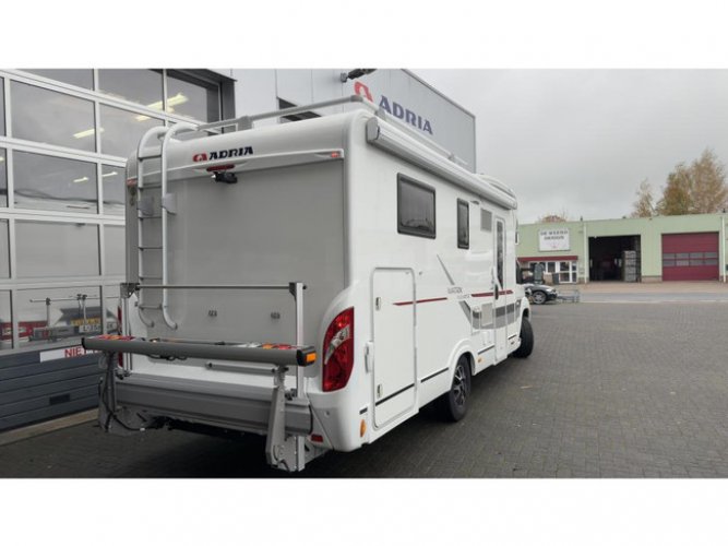 Adria Matrix Plus 670 SC Queensbed