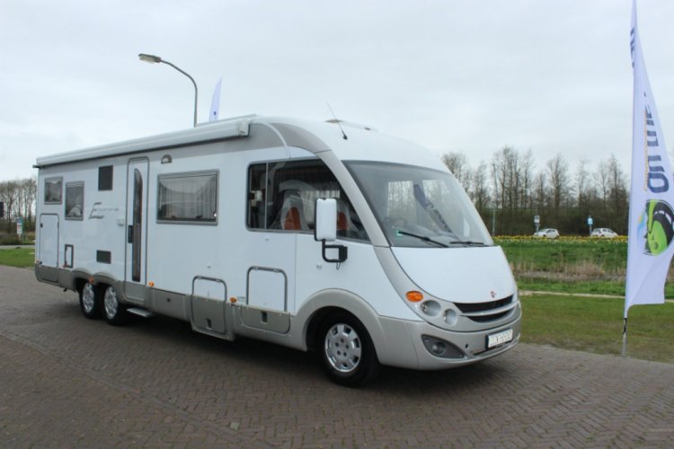 Bürstner I 821 3.0 liter 158 HP, Integral, Tandem axle, Transverse bed, Lift-down bed, Large garage, Engine/Roof air conditioning, L-shaped seat, Long sofa, Flat floor, Emission class diesel 4 MARUM photo: 0