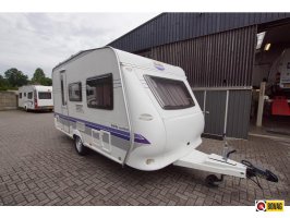 Hobby Excellent 400 SF voortent, vastbed 