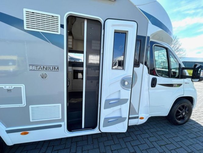 Chausson Titanium VIP 777 GA enkele-bedden/automaat  foto: 6