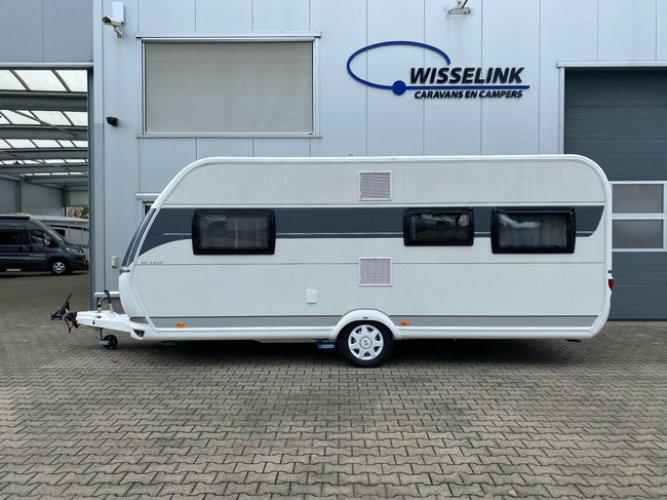 Hobby De Luxe 540 UL ALS NIEUW ENKELE BEDDEN INCLUSIEF STALLING