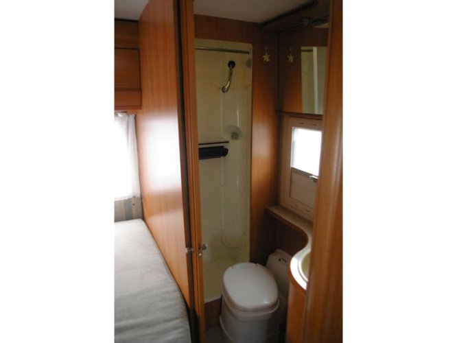 Hymer Eriba 636 Fransbed, Hefbed.  foto: 14