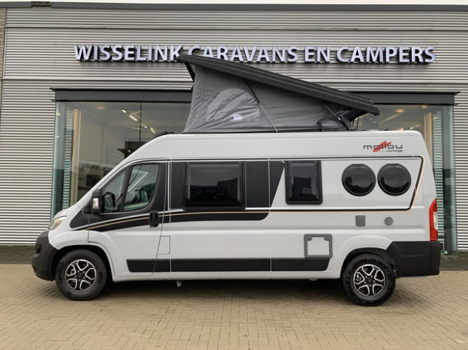 Malibu Van 600 DB K €5740,- KORTING 4 PERS EXP. GRIJS HEAVY