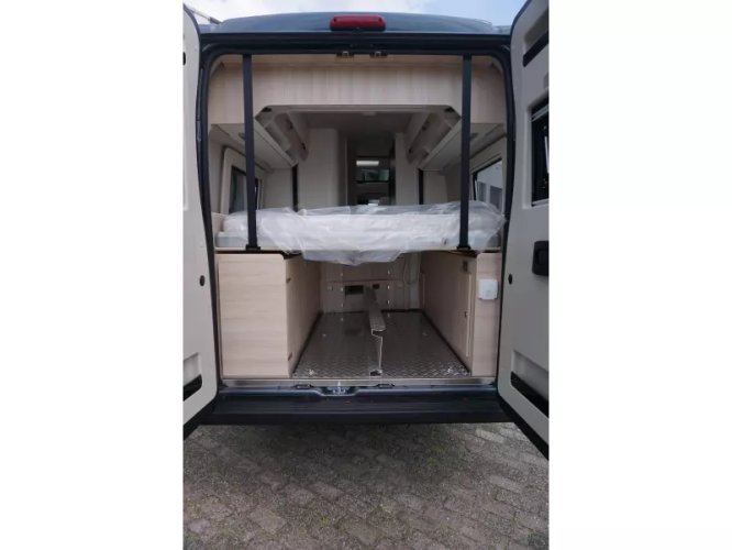 Eura Mobil Van 635 HB AUT/180PK/RIJ ASS. 